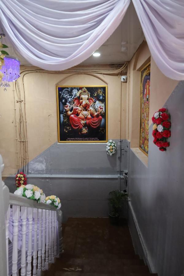 Отель Rail Nest Kharagpur Экстерьер фото