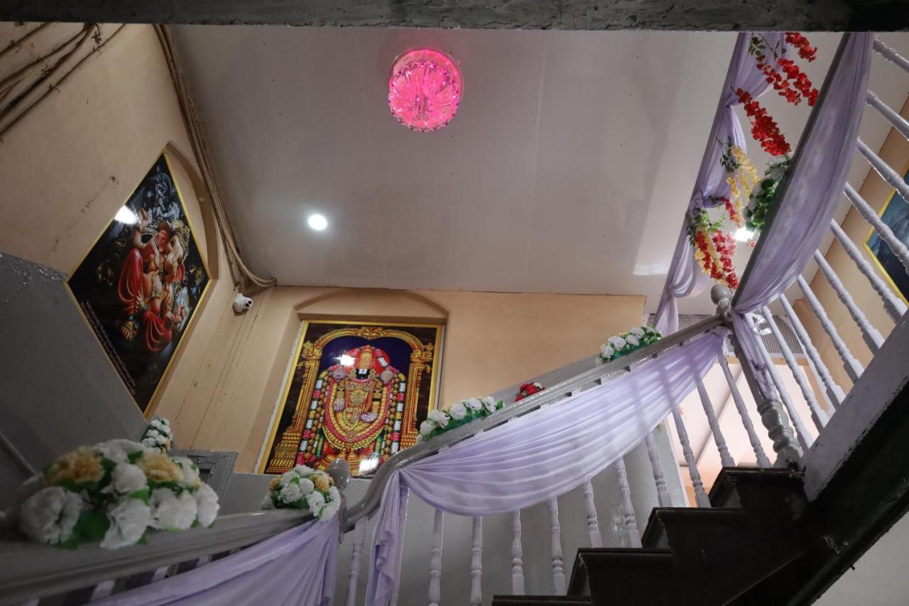 Отель Rail Nest Kharagpur Экстерьер фото